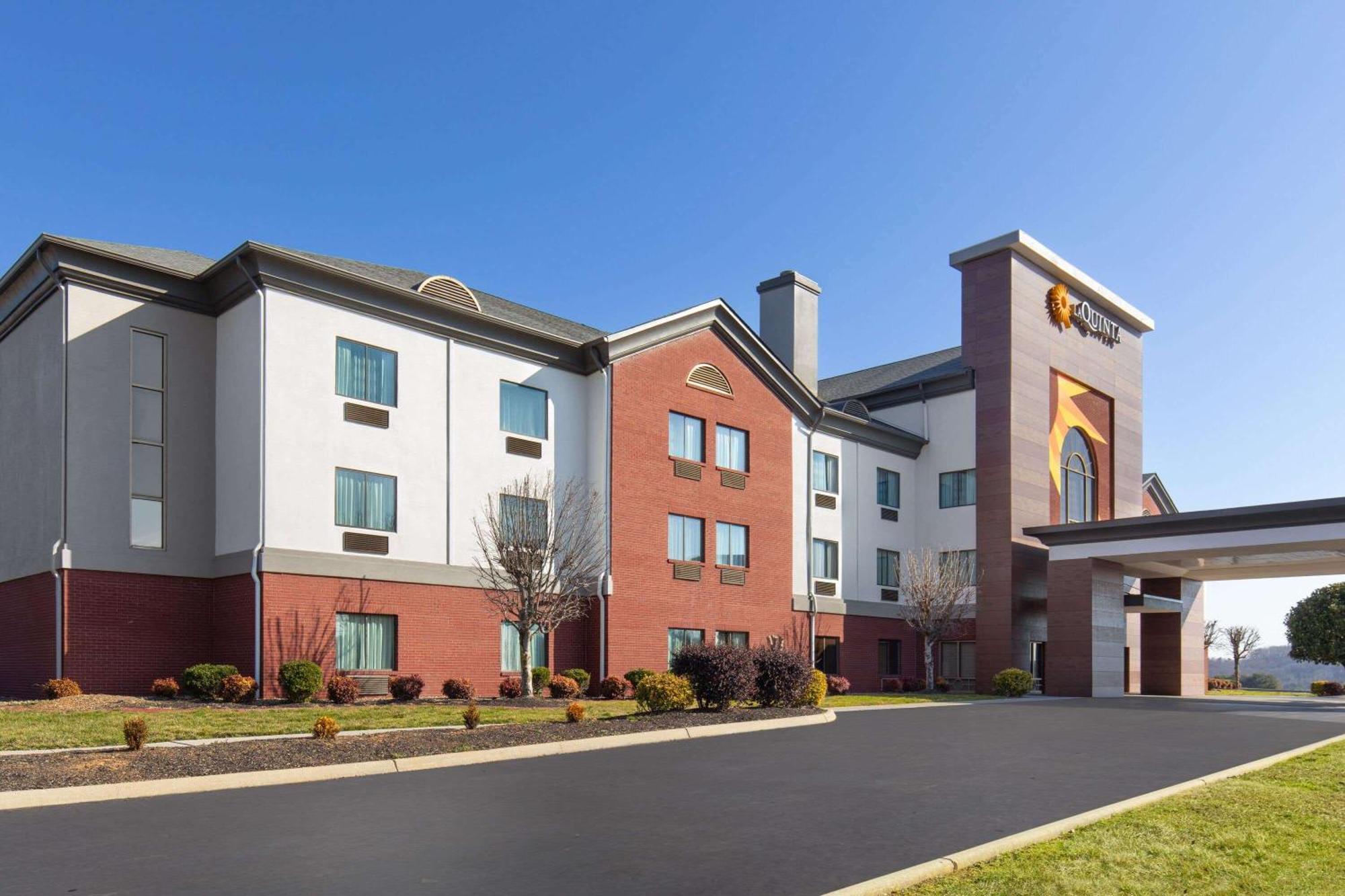 La Quinta By Wyndham Loudon Hotel Exterior photo