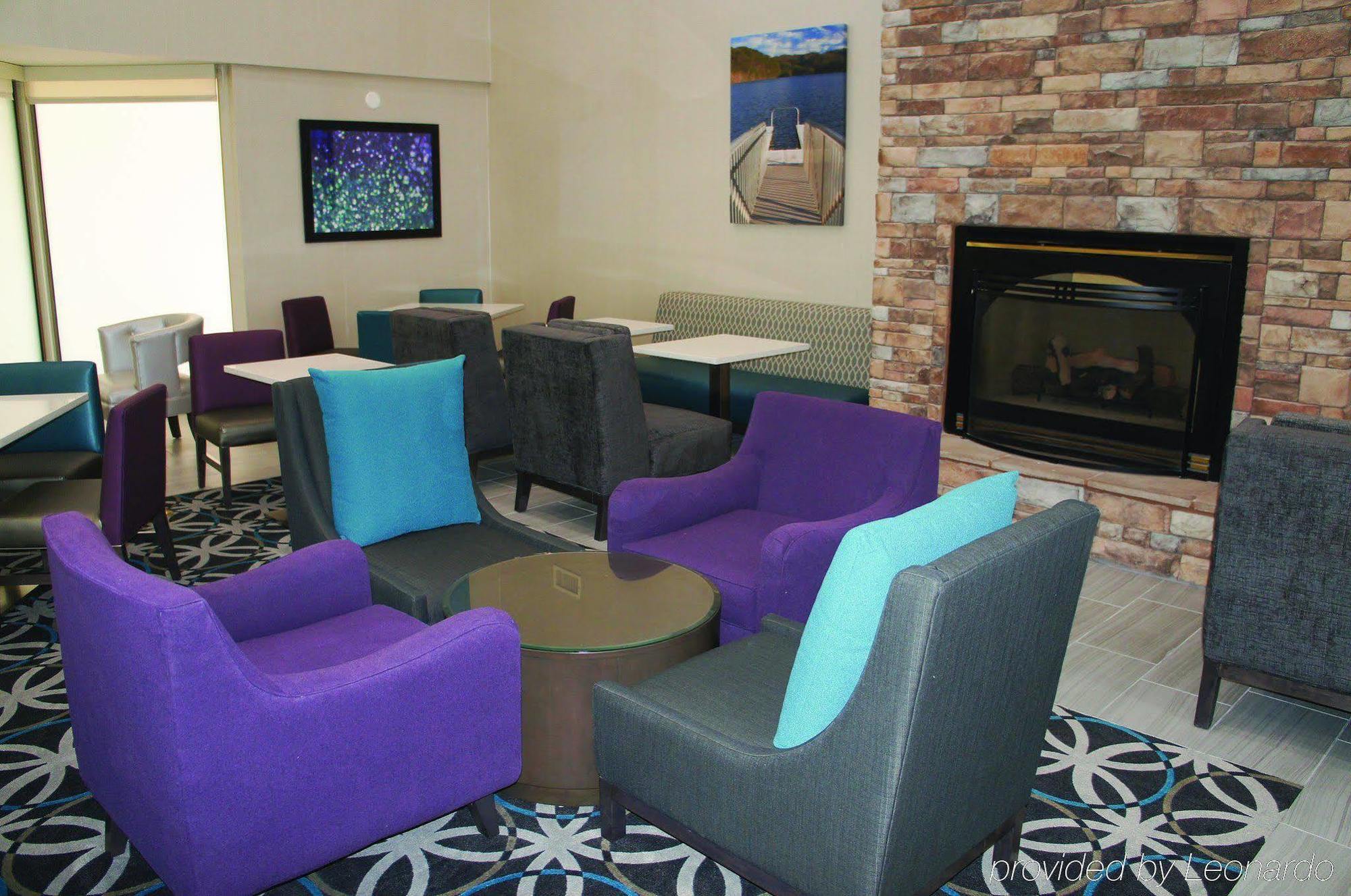La Quinta By Wyndham Loudon Hotel Exterior photo